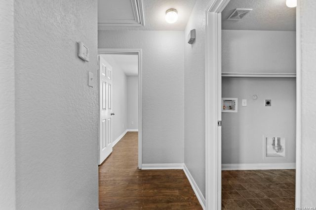 9718 SUN ML, San Antonio, TX 78254