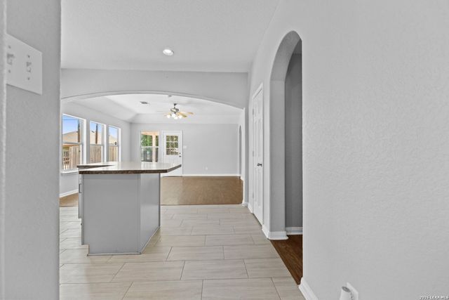 9718 SUN ML, San Antonio, TX 78254