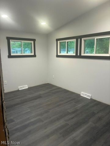 4845 W Lagoon Road, West Farmington, OH 44491