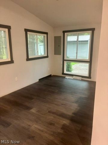 4845 W Lagoon Road, West Farmington, OH 44491