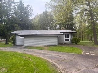 4845 W Lagoon Road, West Farmington, OH 44491