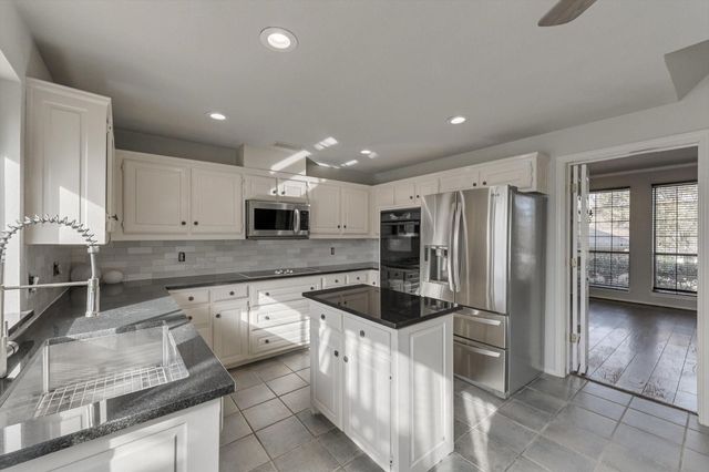 4 Whittier Court, Highland Village, TX 75077