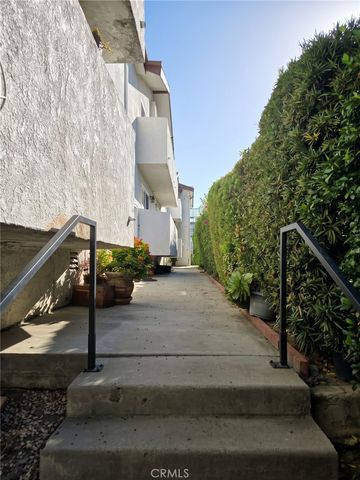 6950 Remmet Avenue 3, Canoga Park, CA 91303