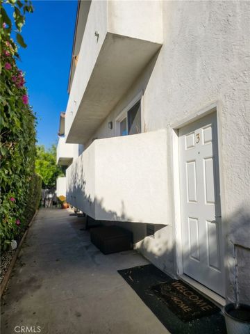 6950 Remmet Avenue 3, Canoga Park, CA 91303