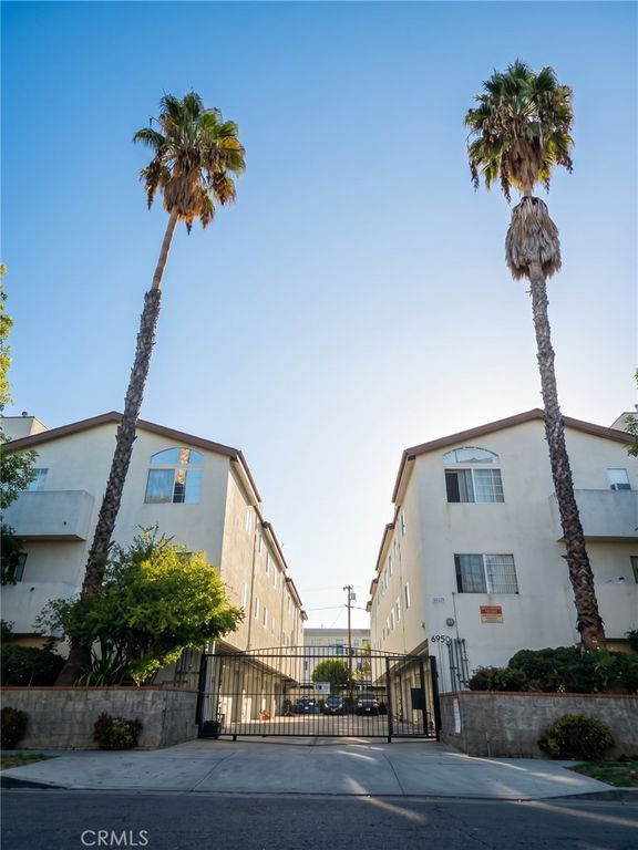 6950 Remmet Avenue 3, Canoga Park, CA 91303