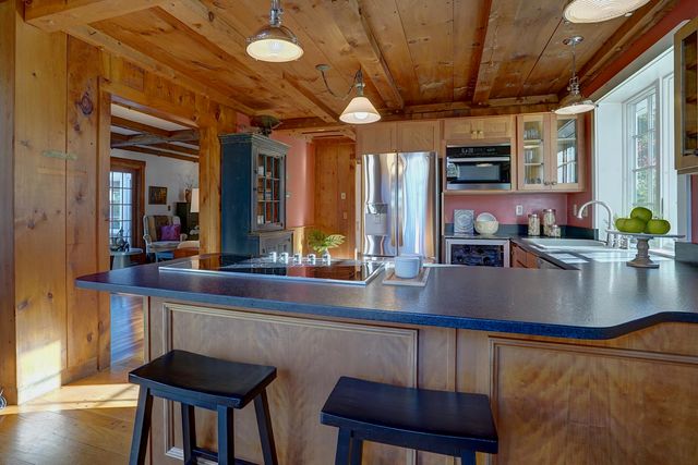 12 Roberts Road, Dover, NH 03820