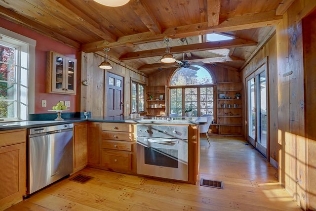 12 Roberts Road, Dover, NH 03820