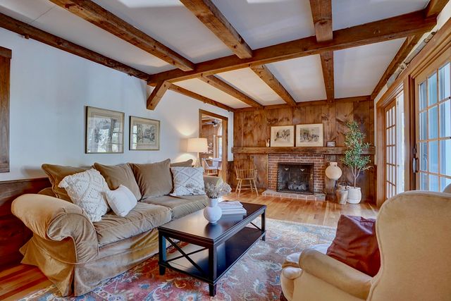 12 Roberts Road, Dover, NH 03820