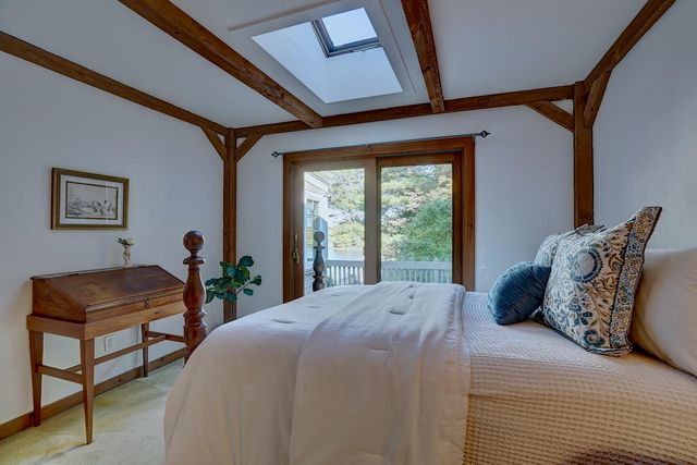 12 Roberts Road, Dover, NH 03820