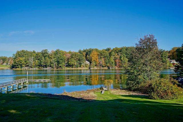 12 Roberts Road, Dover, NH 03820