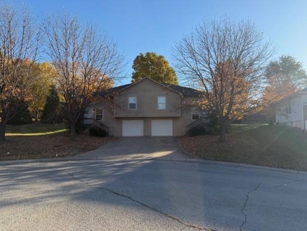 516 NW Mill Court, Blue Springs, MO 64015