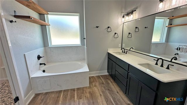 1540 Cottonwood Mesa Drive, Kempner, TX 76539