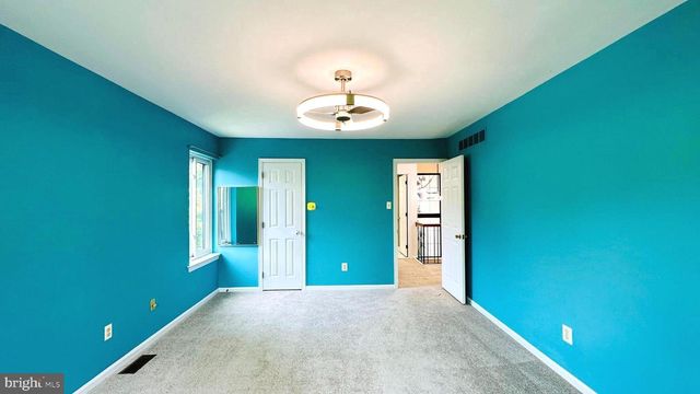 13 PAINTERS LN, Chesterbrook, PA 19087