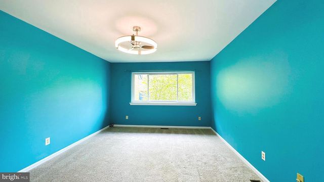 13 PAINTERS LN, Chesterbrook, PA 19087