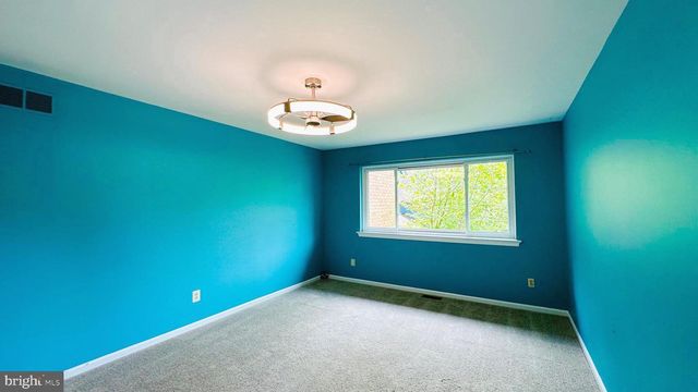 13 PAINTERS LN, Chesterbrook, PA 19087