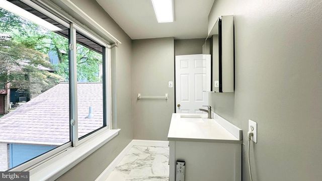 13 PAINTERS LN, Chesterbrook, PA 19087