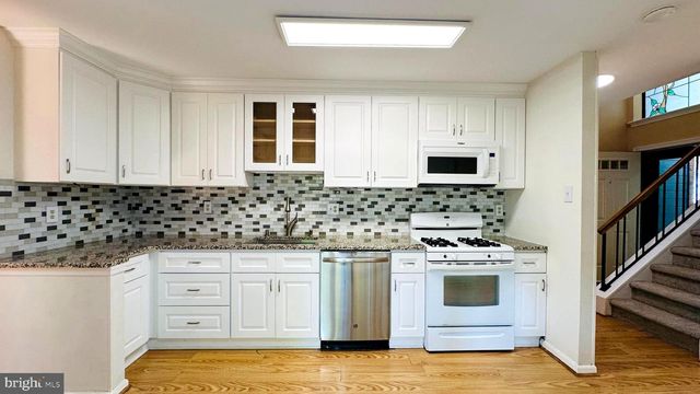 13 PAINTERS LN, Chesterbrook, PA 19087