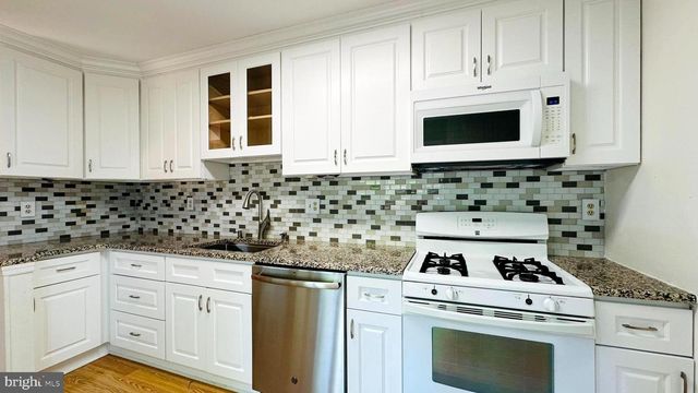 13 PAINTERS LN, Chesterbrook, PA 19087