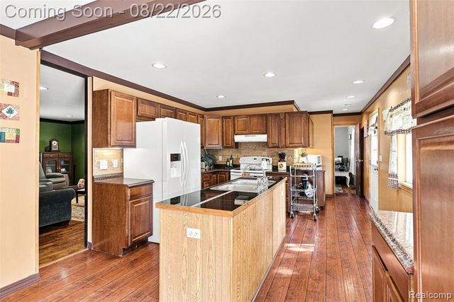 12606 Greenhill Drive, Grand Blanc, MI 48439