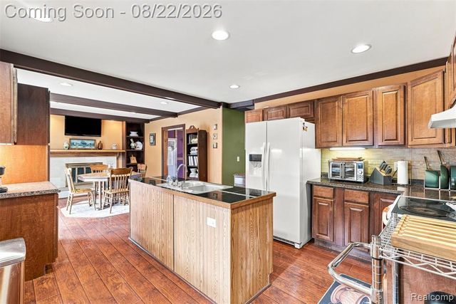 12606 Greenhill Drive, Grand Blanc, MI 48439