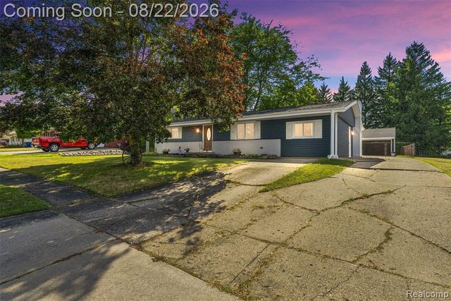 12606 Greenhill Drive, Grand Blanc, MI 48439