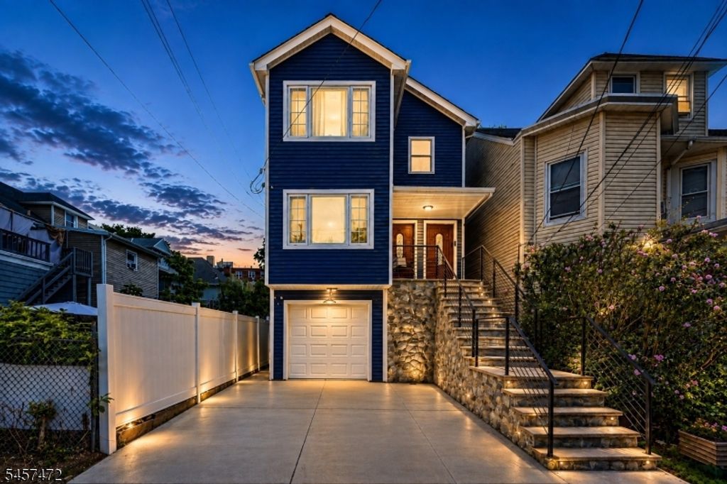 393 E 30Th St, Paterson City, NJ 07504 — exterior