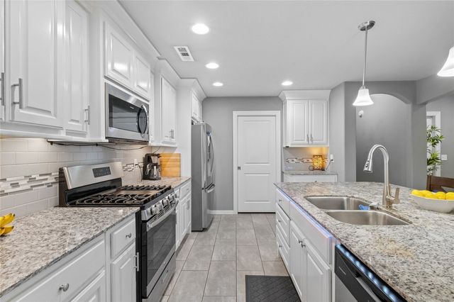 805 Sedgwick Drive, Prairie Grove, AR 72753