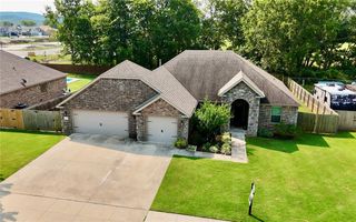 805 Sedgwick Drive, Prairie Grove, AR 72753