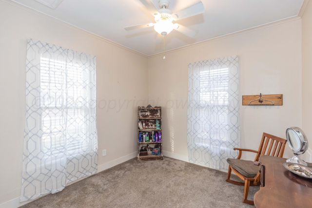 1301 N CHARLES Street, Pampa, TX 79065