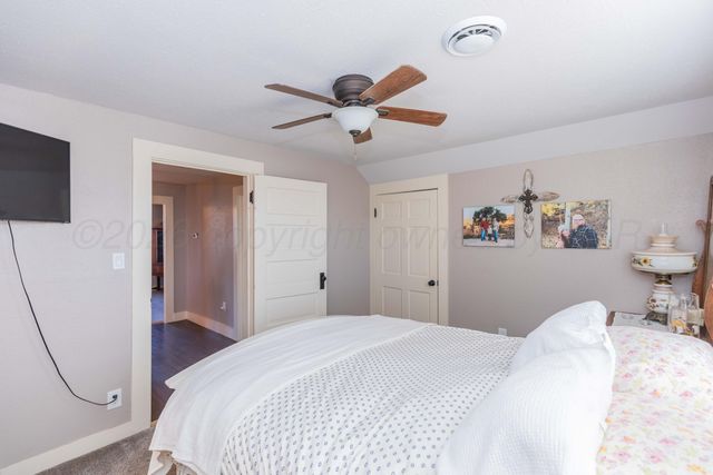 1301 N CHARLES Street, Pampa, TX 79065