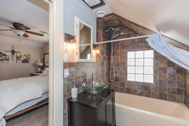 1301 N CHARLES Street, Pampa, TX 79065