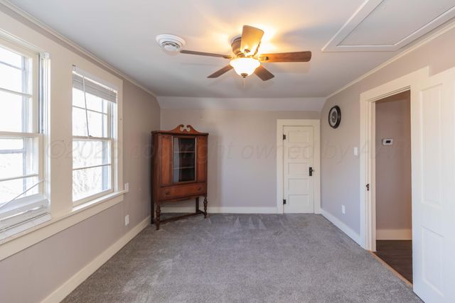 1301 N CHARLES Street, Pampa, TX 79065