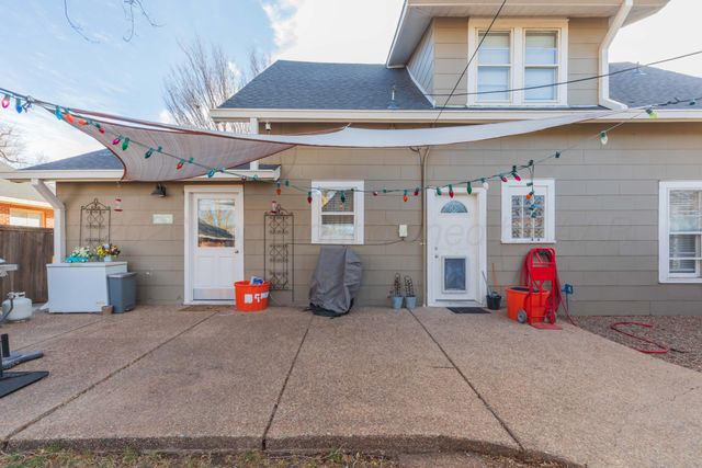 1301 N CHARLES Street, Pampa, TX 79065