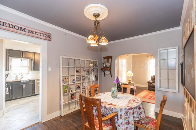 1301 N CHARLES Street, Pampa, TX 79065