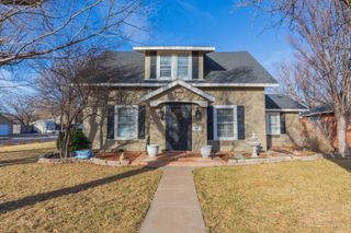 1301 N CHARLES Street, Pampa, TX 79065