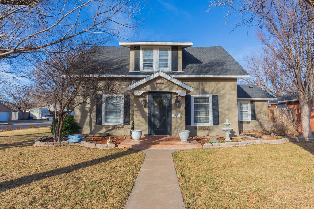 1301 N CHARLES Street, Pampa, TX 79065