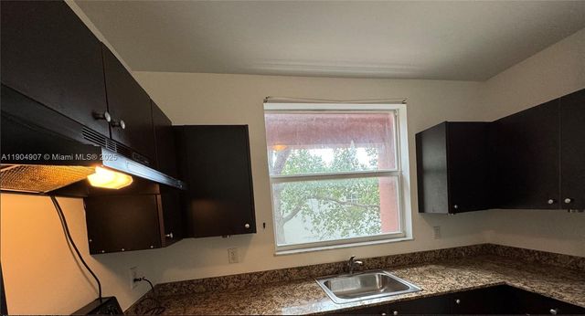 529 NE 62nd St 202, Miami, FL 33138