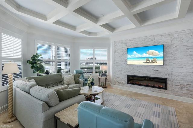 81 Seagate DR 803, Naples, FL 34103