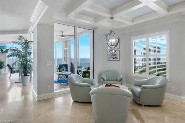 81 Seagate DR 803, Naples, FL 34103