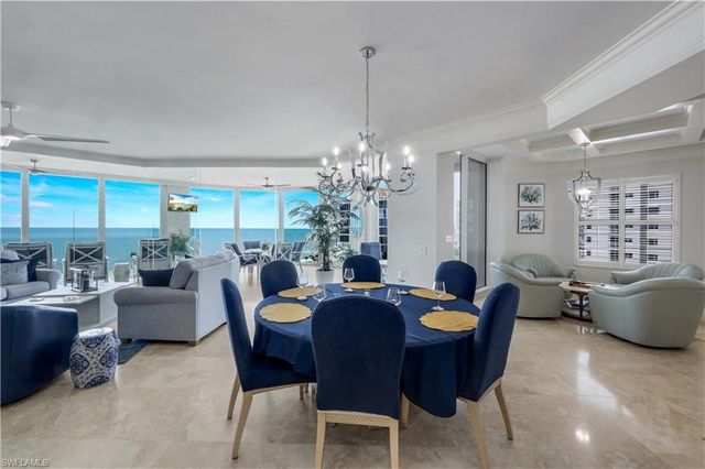 81 Seagate DR 803, Naples, FL 34103