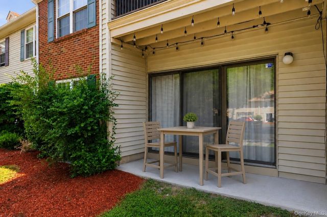 33 Moore Lane 15, Washingtonville, NY 10992
