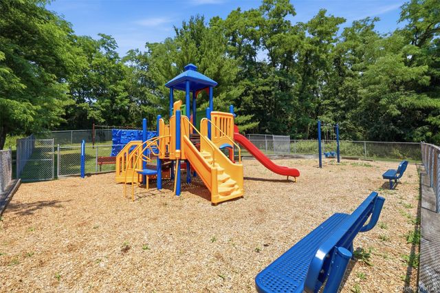 33 Moore Lane 15, Washingtonville, NY 10992