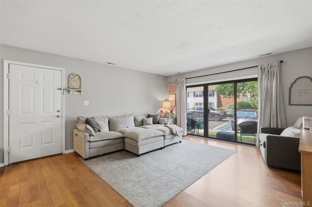 33 Moore Lane 15, Washingtonville, NY 10992