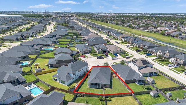 2004 Sadtler Ridge Circle, La Porte, TX 77571