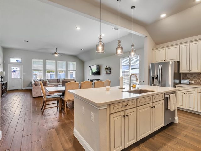 2004 Sadtler Ridge Circle, La Porte, TX 77571