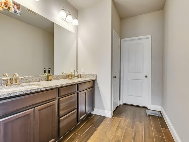 2004 Sadtler Ridge Circle, La Porte, TX 77571