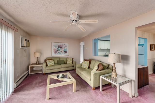 3 Birchwood Pt 202, Amesbury, MA 01913