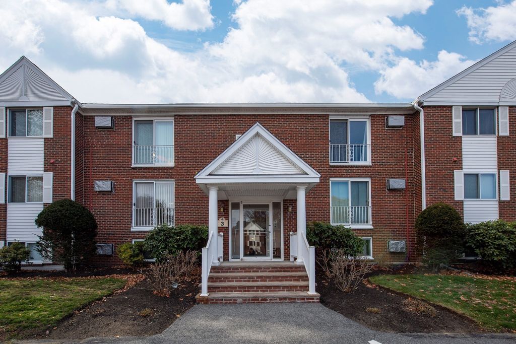 3 Birchwood Pt 202, Amesbury, MA 01913