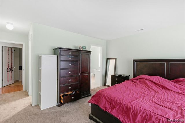 6700 Ridgefield Circle 201, West Bloomfield, MI 48322