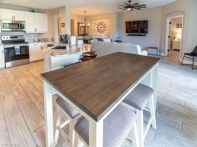 23084 Lone Oak DR, Estero, FL 33928